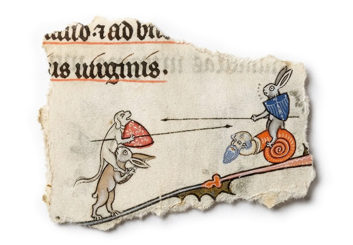 Drevený ručne maľovaný odznak Codex Marginalium s motívom stredovekej drolérie zajaca nesúceho psa
