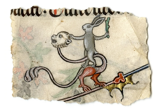 Drevený ručne maľovaný odznak Codex Marginalium s motívom stredovekej drolérie zajaca krotiaceho démona